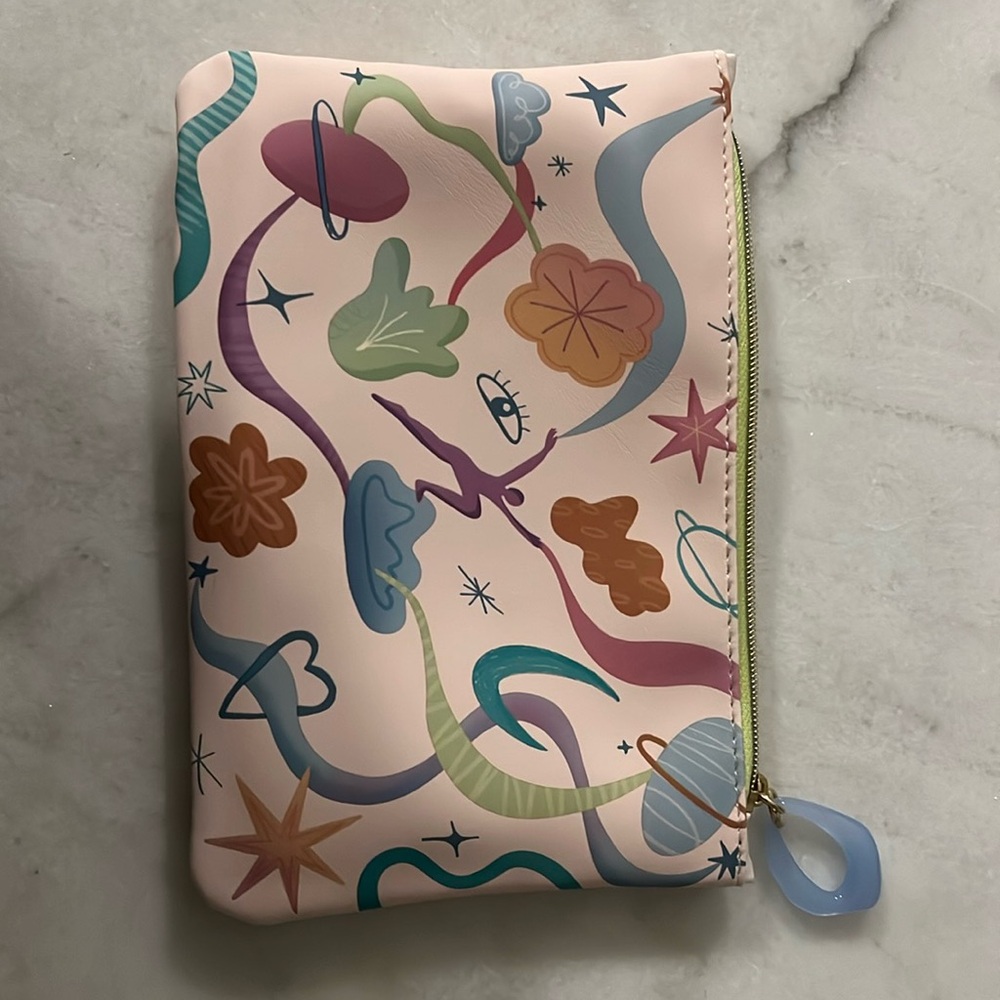 Ispy | Makeup Bag 💋💄